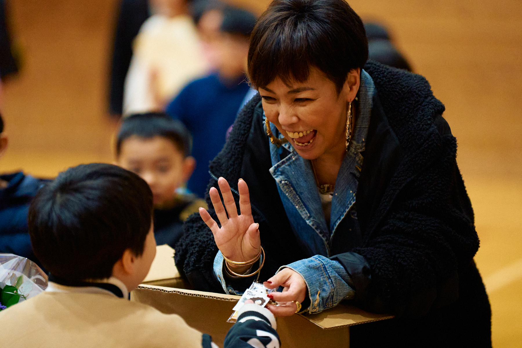 シンガーTina / Singer Tina 出演 弘道小学校コンサート ステージライブ写真 出石町 2025年2月14日（Singer Tina Kodou Elementary School concert stage performance live photo, Izushi Town, Feb 14 2025, official event image）