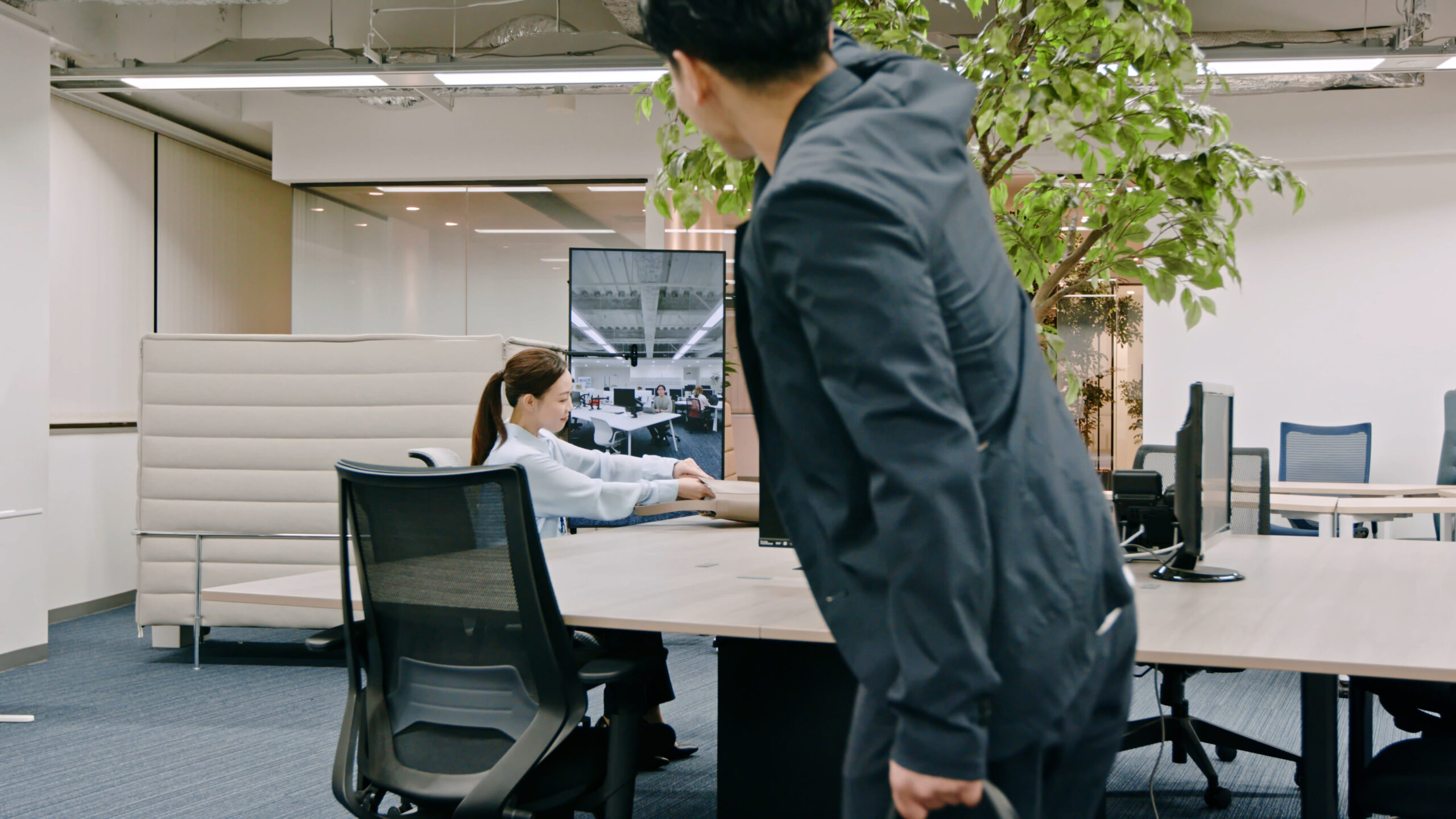 MUSVI株式会社「窓」企業VP制作 公式イメージ（Corporate Video Production of MUSVI Inc. "MADO"）
