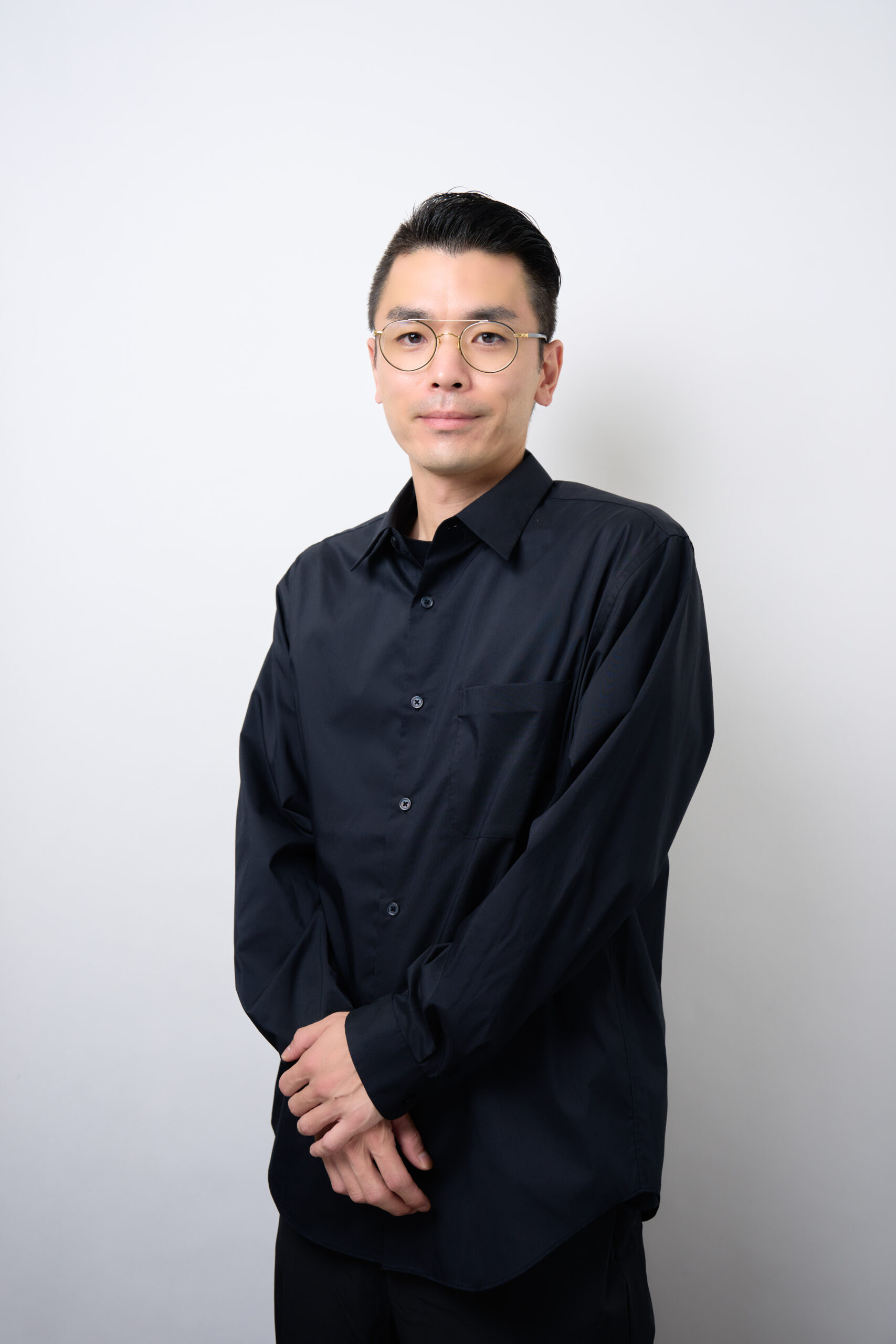 井上美術株式会社 代表取締役 クリエイティブディレクター・フォトグラファー 井上琢也(TAKUYA INOUE, CEO / Creative Director & Photographer, INOUE ART INC.)