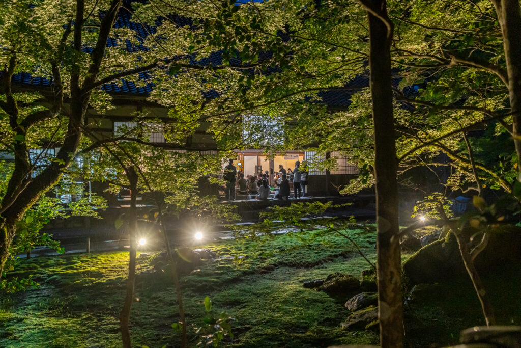 シンガーTina / Singer Tina × 宗鏡寺 能登半島復興チャリティーコンサート ステージライブ写真（Singer Tina × Syuukyoji Temple Noto Peninsula charity concert stage performance photo, official event image）