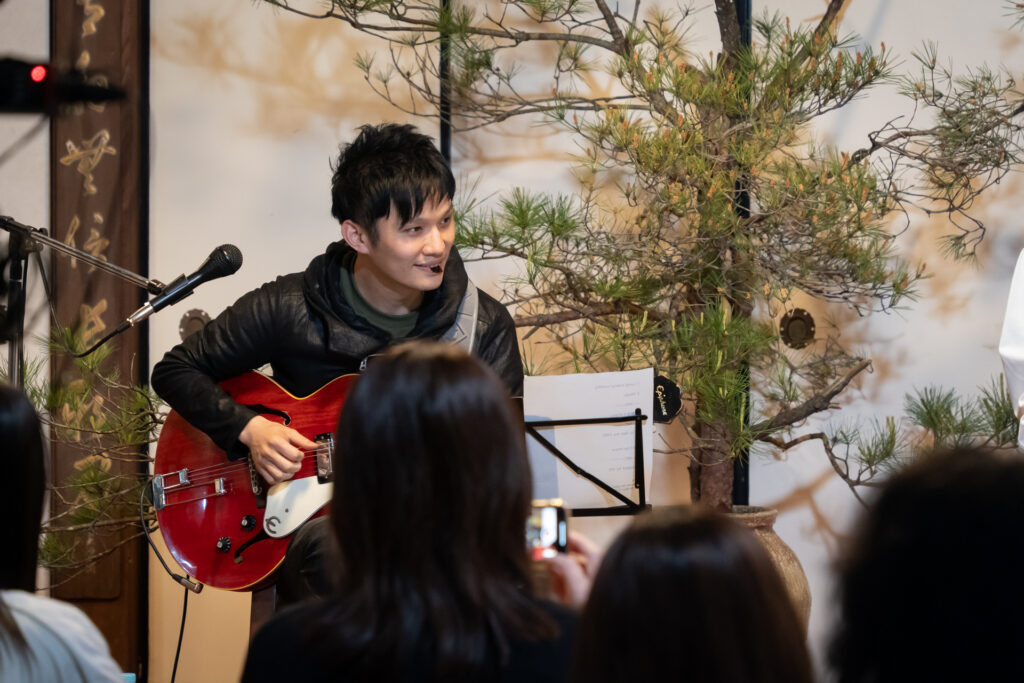 シンガーTina / Singer Tina × 宗鏡寺 能登半島復興チャリティーコンサート ステージライブ写真（Singer Tina × Syuukyoji Temple Noto Peninsula charity concert stage performance photo, official event image）